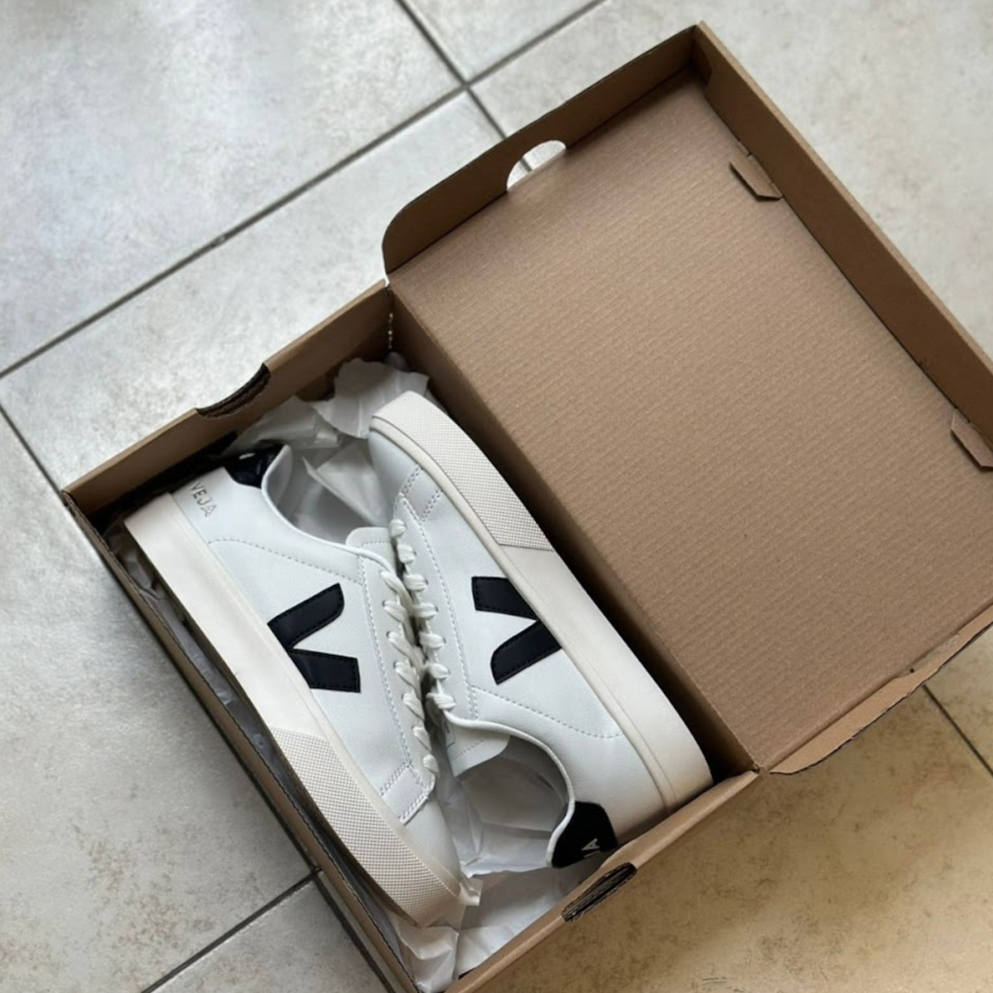 VEJA Campo White
